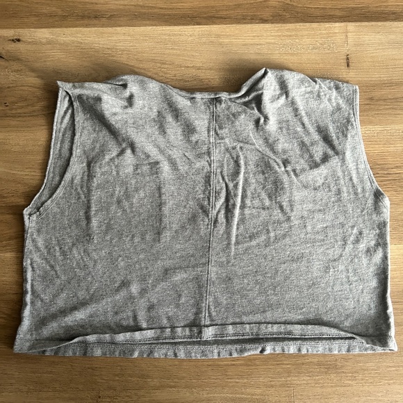 Forever 21 Gray Sleeveless Cropped Tank with Pocket - Size Small- EUC - Picture 3 of 4